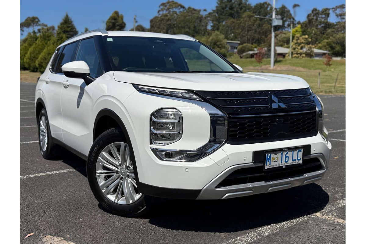 2025 Mitsubishi Outlander LS ZM