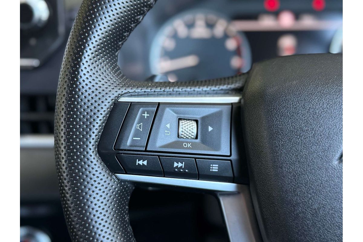 2025 Mitsubishi Outlander LS ZM