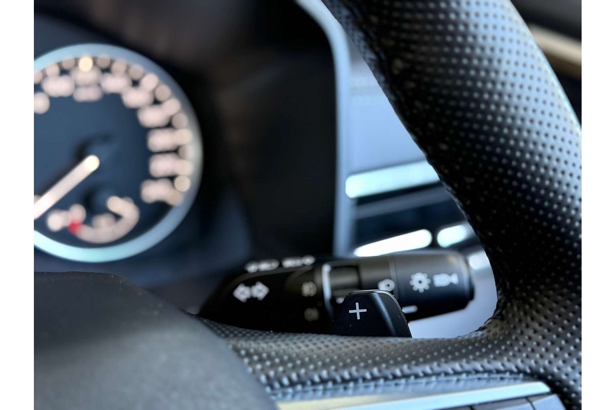 2025 Mitsubishi Outlander LS ZM