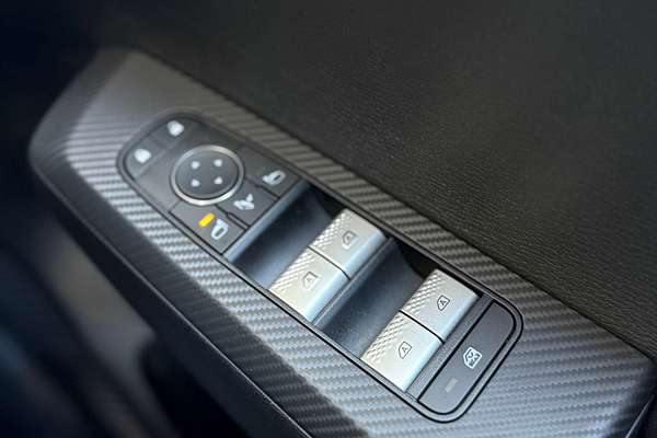 2025 Mitsubishi Outlander LS ZM