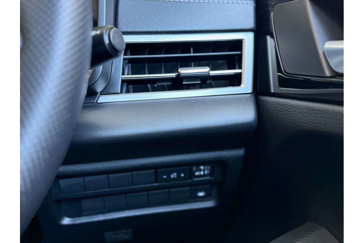 2025 Mitsubishi Outlander LS ZM