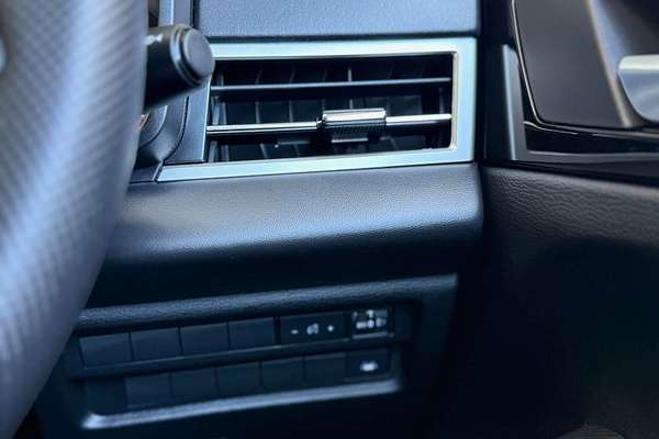 2025 Mitsubishi Outlander LS ZM