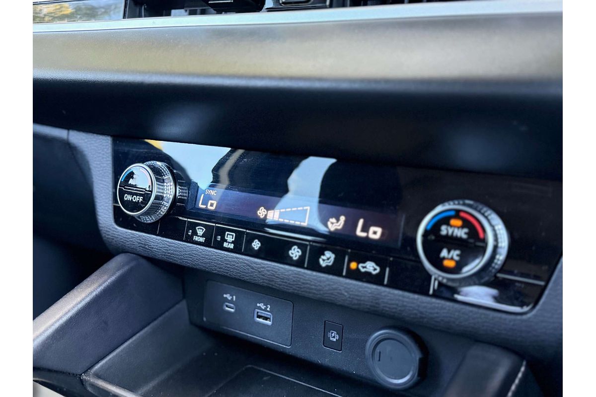 2025 Mitsubishi Outlander LS ZM