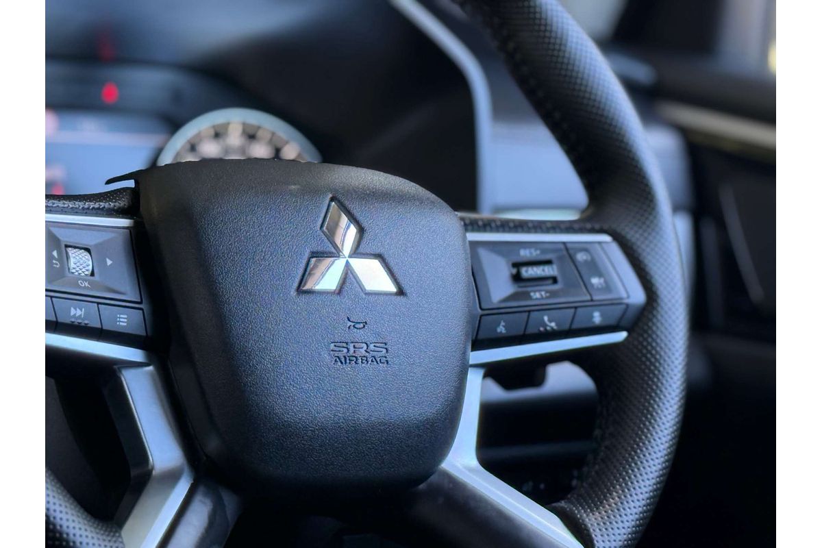 2025 Mitsubishi Outlander LS ZM