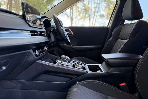 2025 Mitsubishi Outlander LS ZM