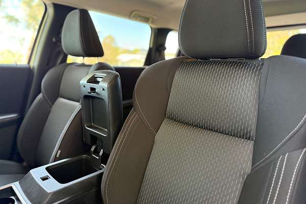 2025 Mitsubishi Outlander LS ZM