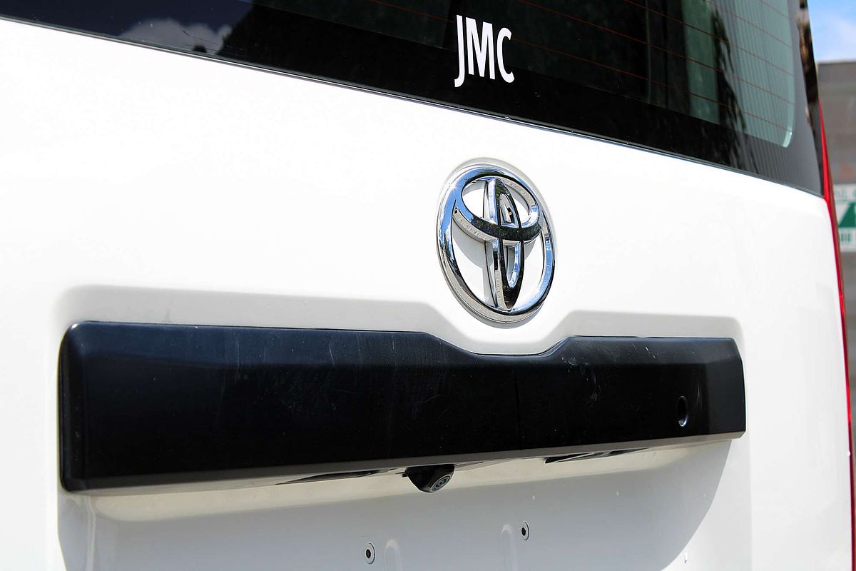 2021 Toyota Hiace Commuter GDH322R ELWB High Roof