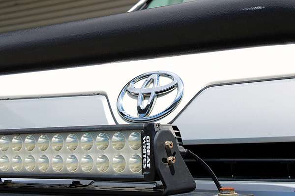 2021 Toyota Hiace Commuter GDH322R ELWB High Roof