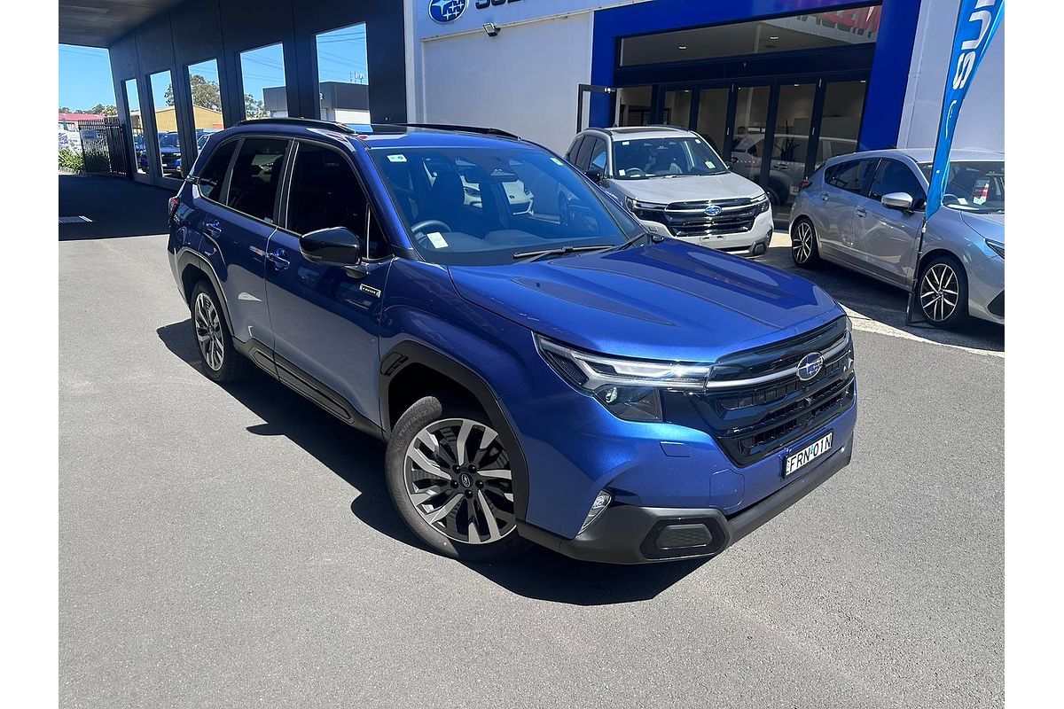 2025 Subaru Forester Hybrid Touring S6