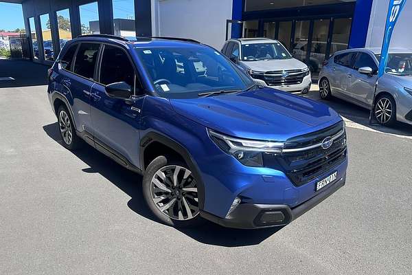 2025 Subaru Forester Hybrid Touring S6