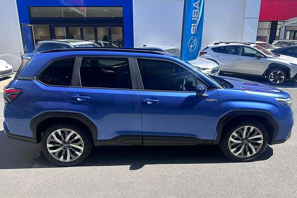 2025 Subaru Forester Hybrid Touring S6