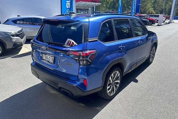 2025 Subaru Forester Hybrid Touring S6