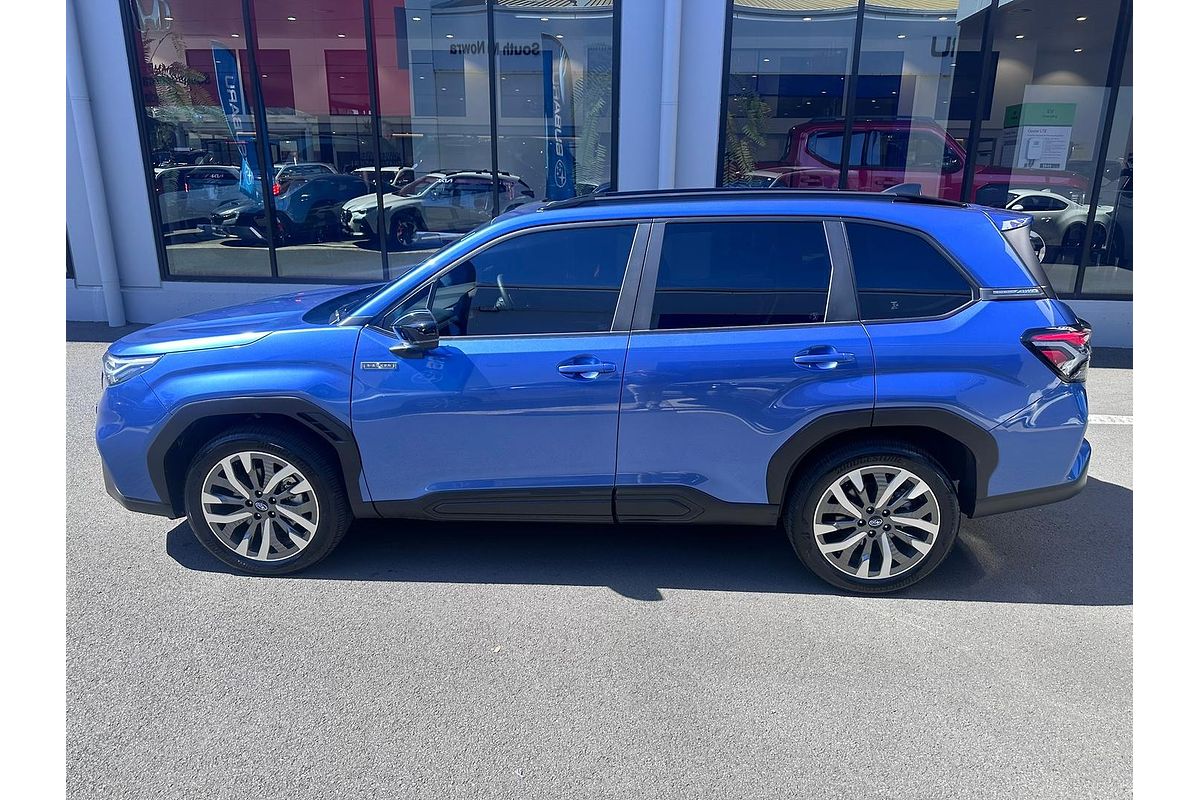 2025 Subaru Forester Hybrid Touring S6