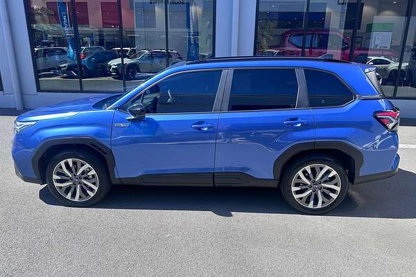 2025 Subaru Forester Hybrid Touring S6