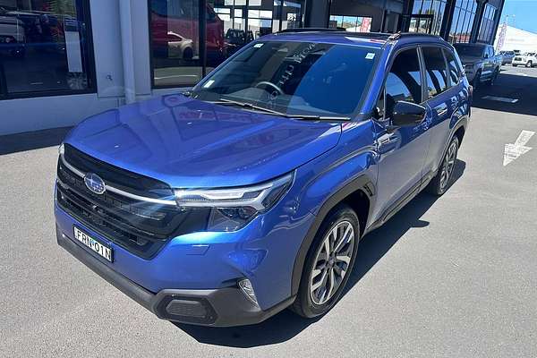2025 Subaru Forester Hybrid Touring S6