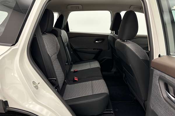 2025 Nissan X-TRAIL ST T33