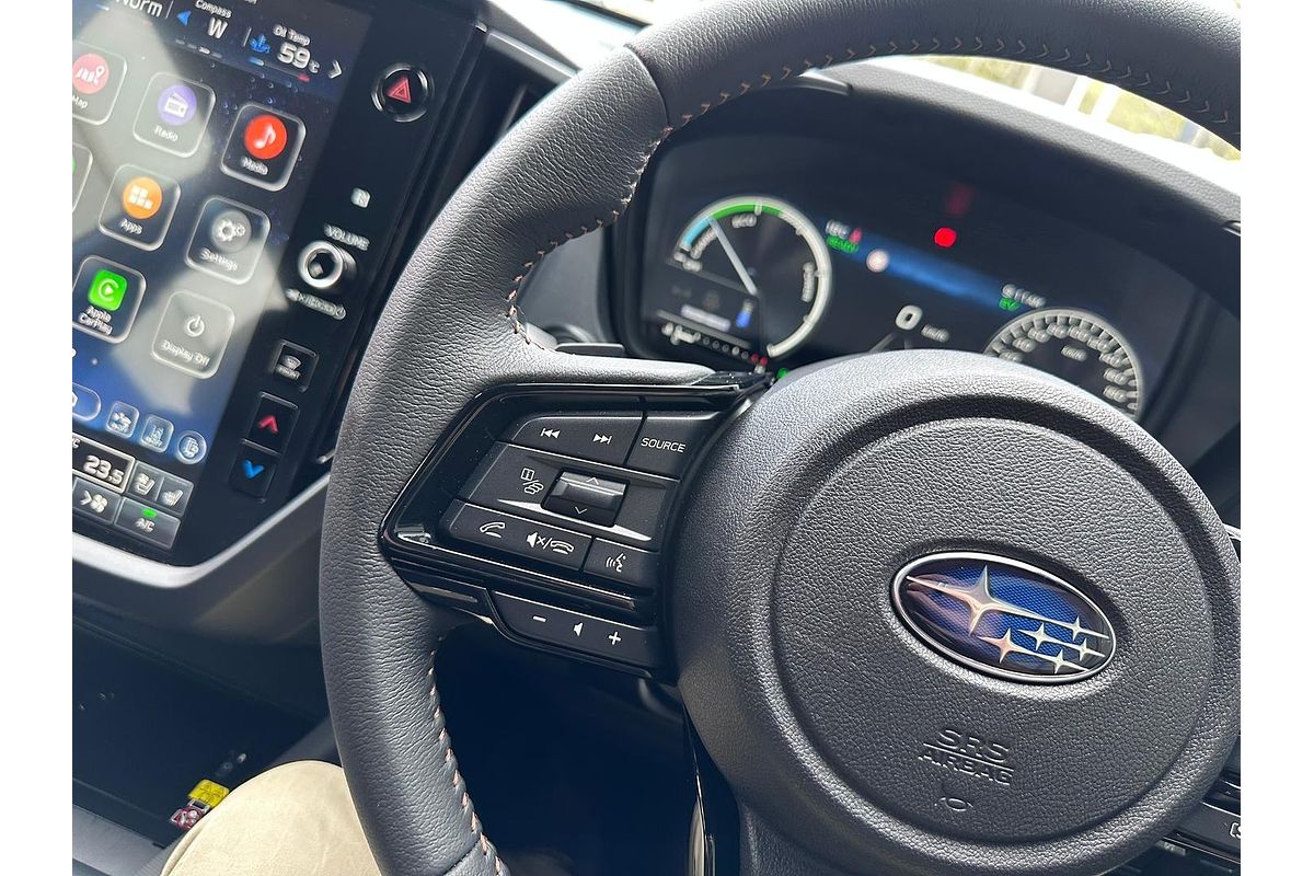 2025 Subaru Forester Hybrid Touring S6