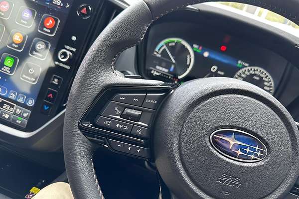 2025 Subaru Forester Hybrid Touring S6