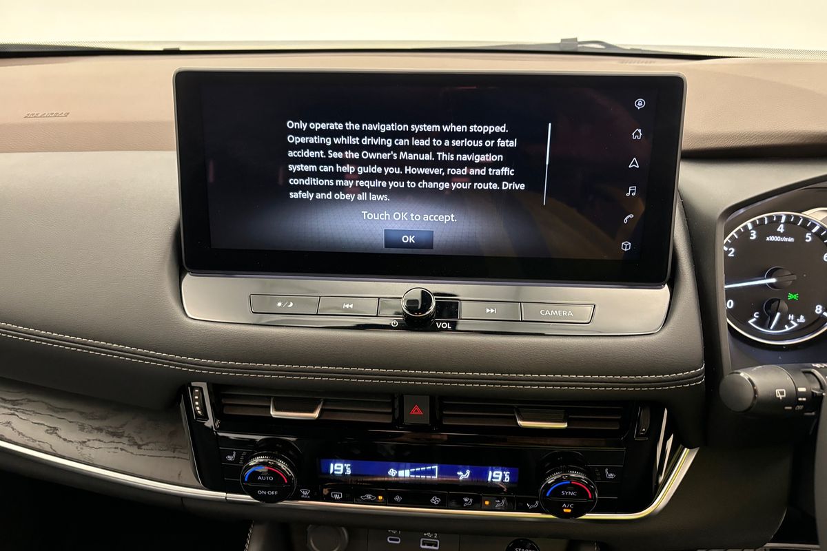 2024 Nissan X-TRAIL ST-L T33