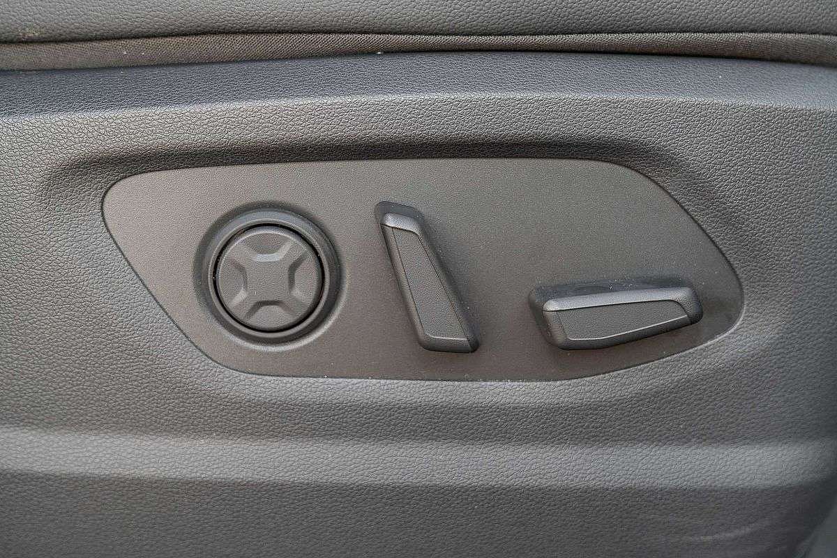 2025 Hyundai STARIA Highlander US4.V3