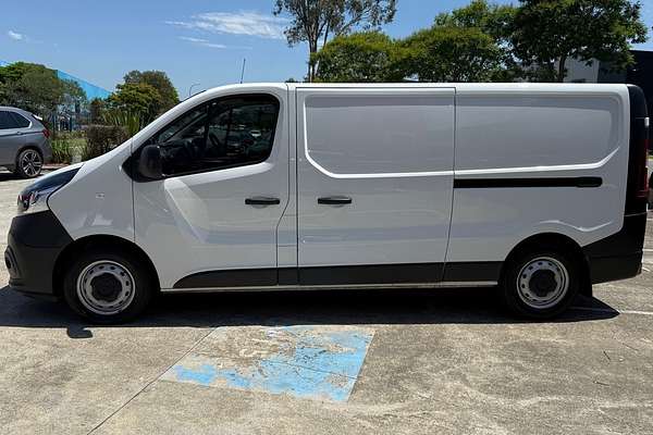 2022 Mitsubishi Express GLX+ SN LWB
