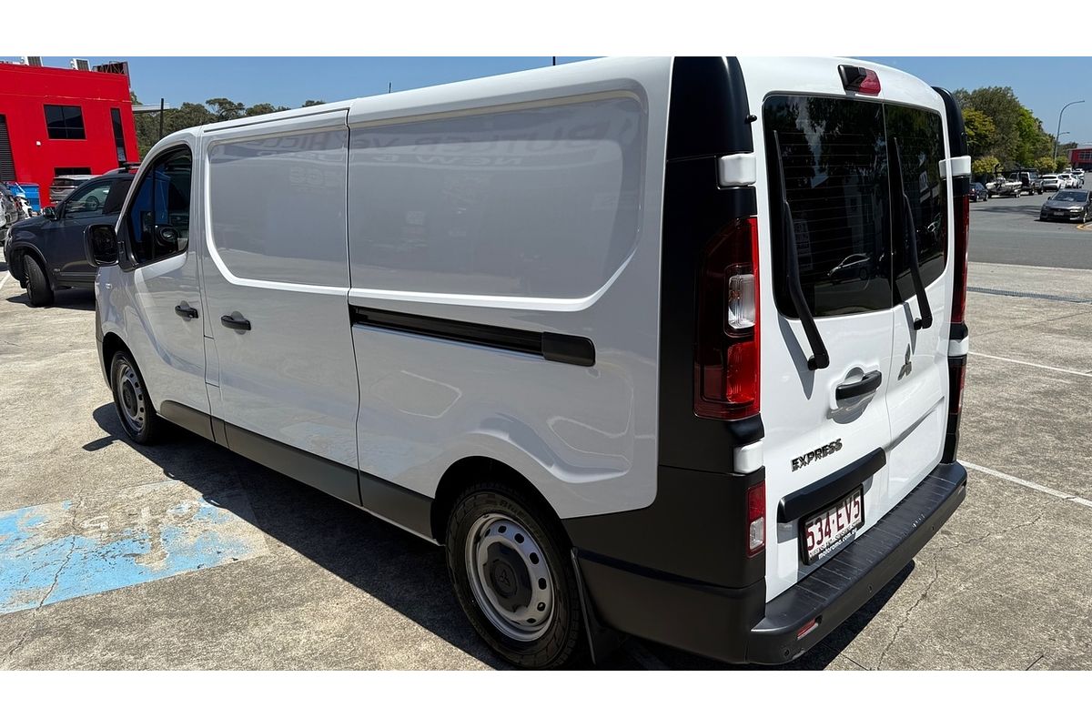 2022 Mitsubishi Express GLX+ SN LWB