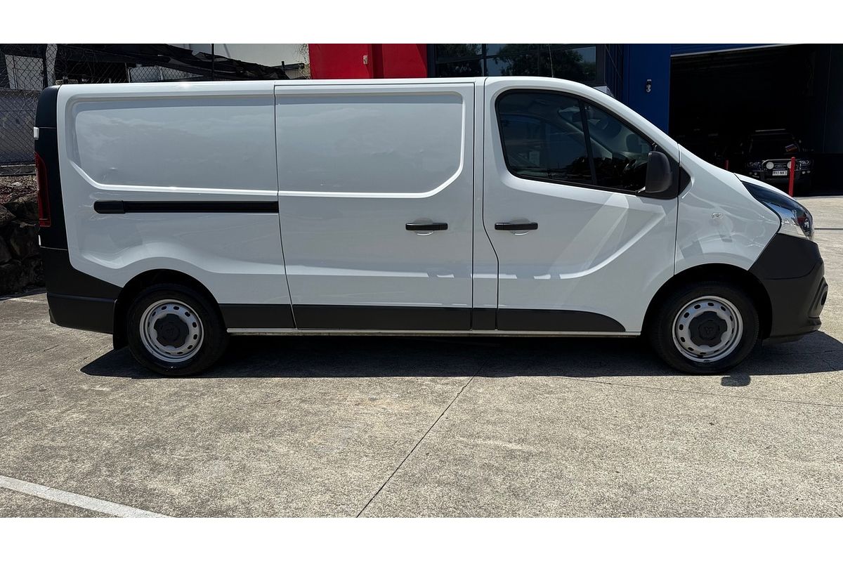 2022 Mitsubishi Express GLX+ SN LWB