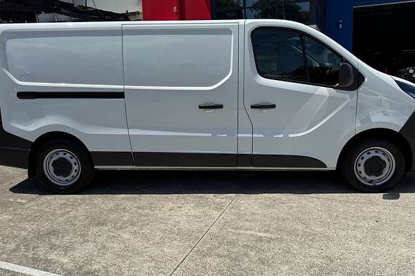2022 Mitsubishi Express GLX+ SN LWB