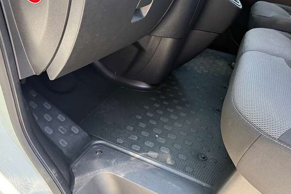 2022 Mitsubishi Express GLX+ SN LWB