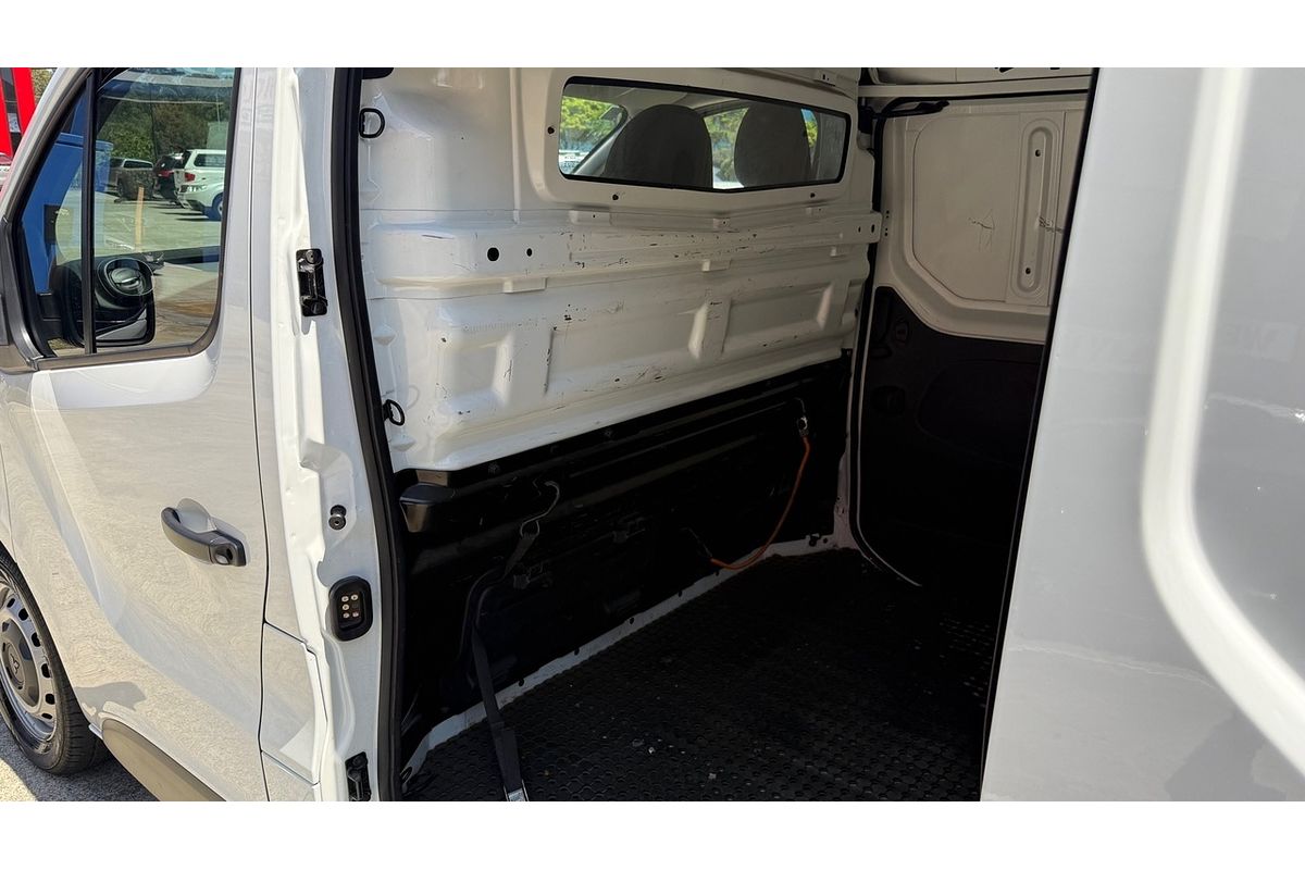 2022 Mitsubishi Express GLX+ SN LWB