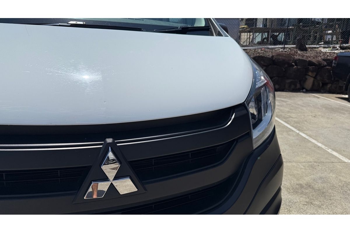 2022 Mitsubishi Express GLX+ SN LWB