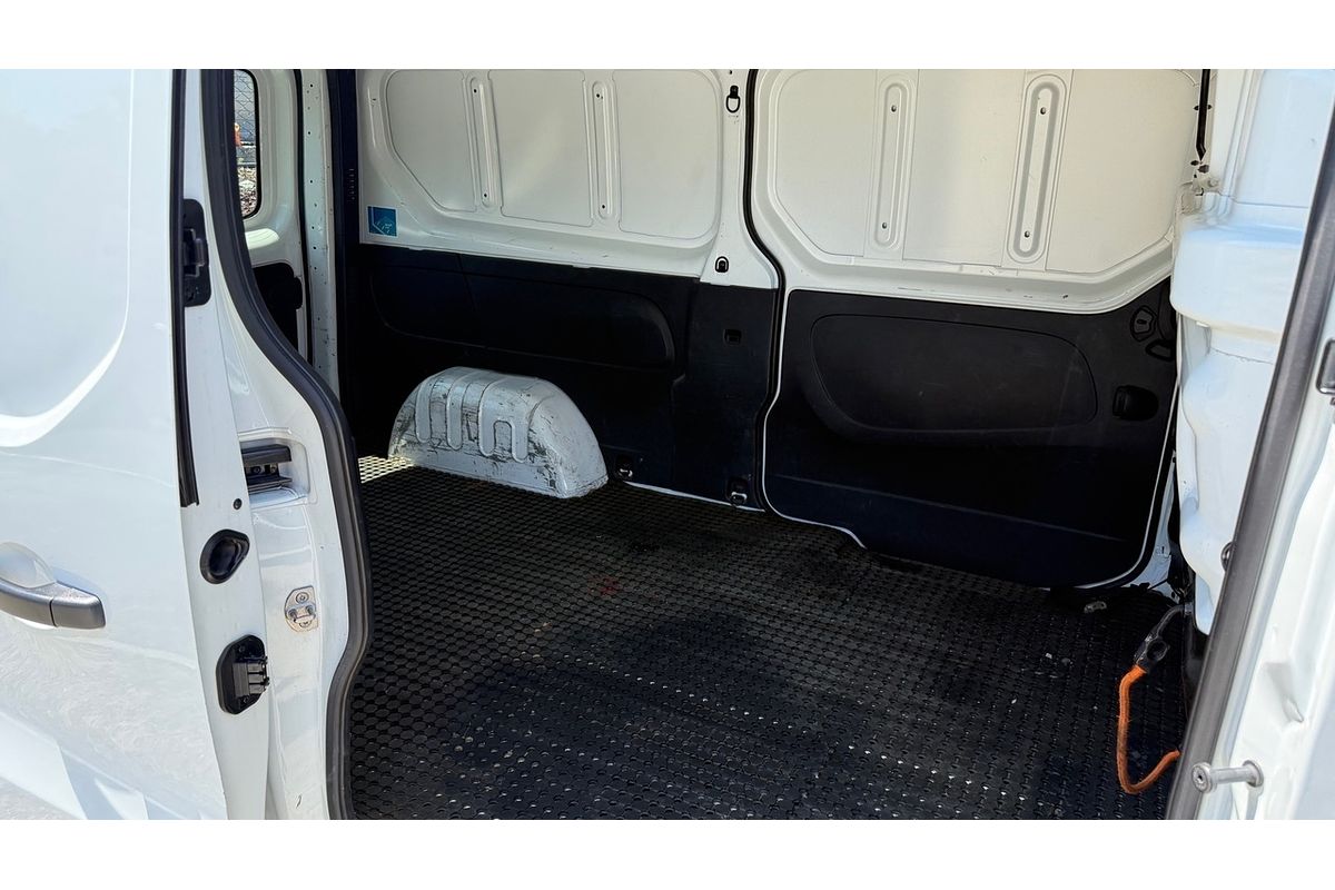 2022 Mitsubishi Express GLX+ SN LWB