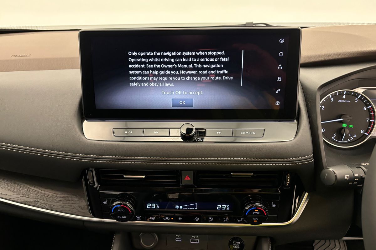 2025 Nissan X-TRAIL ST-L T33