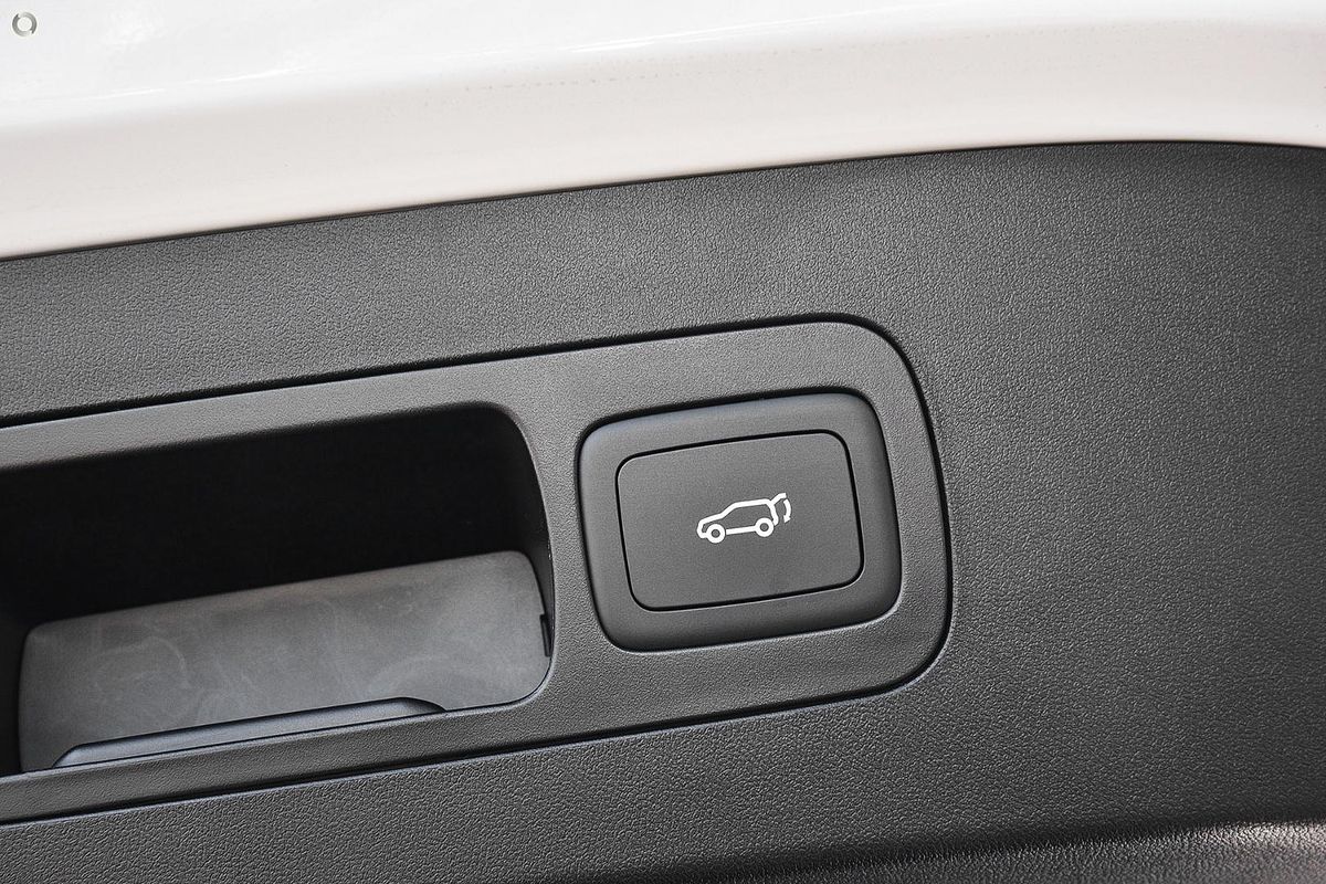 2025 MG QS Essence IS31