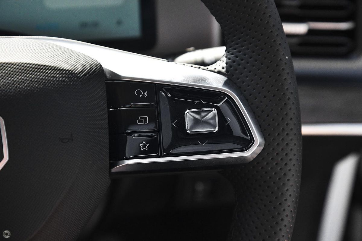 2025 MG QS Essence IS31