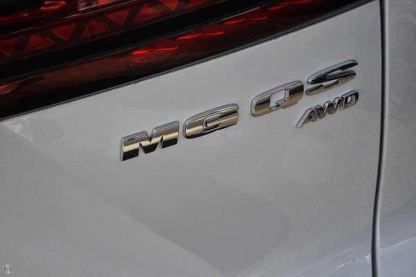 2025 MG QS Essence IS31