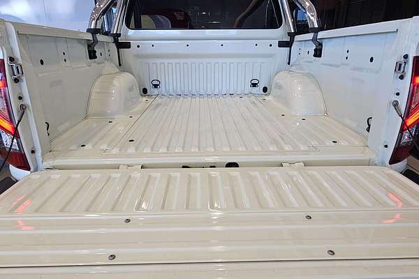 2024 Nissan Navara ST D23 4X4