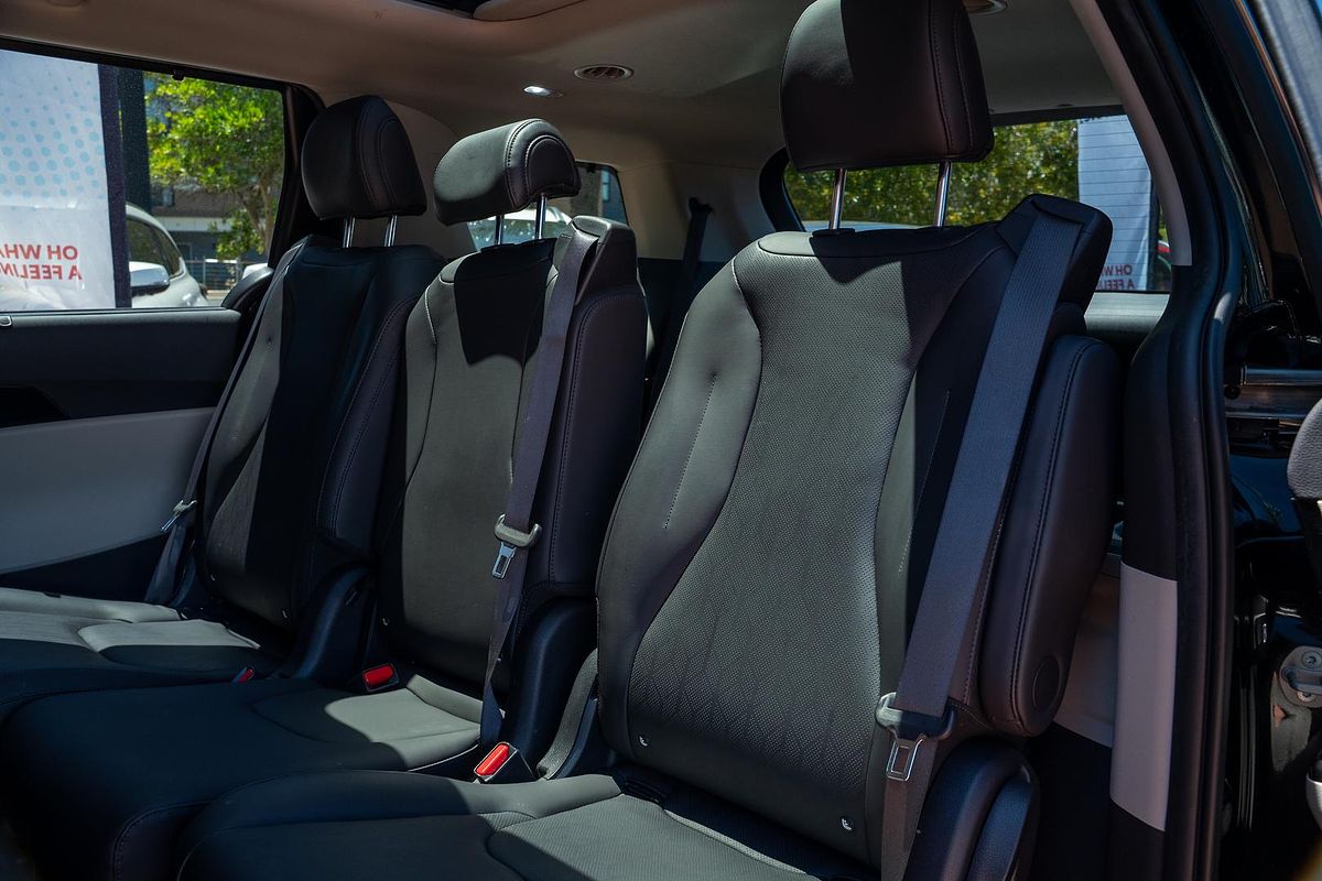 2023 Kia Carnival Special Edition KA4