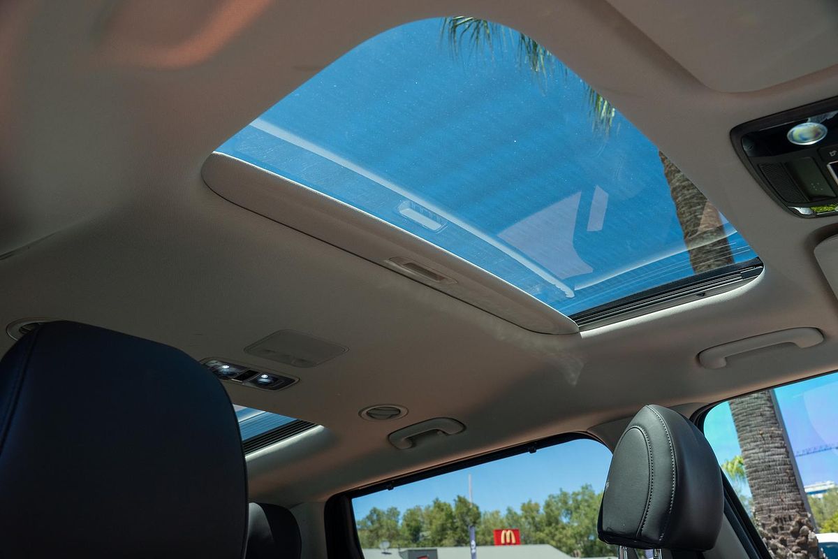 2023 Kia Carnival Special Edition KA4