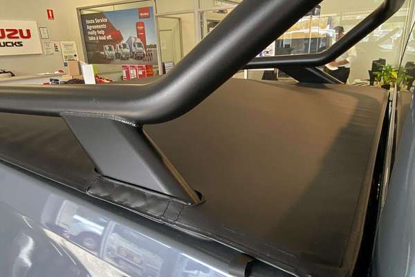 2025 Isuzu D-MAX BLADE  4X4