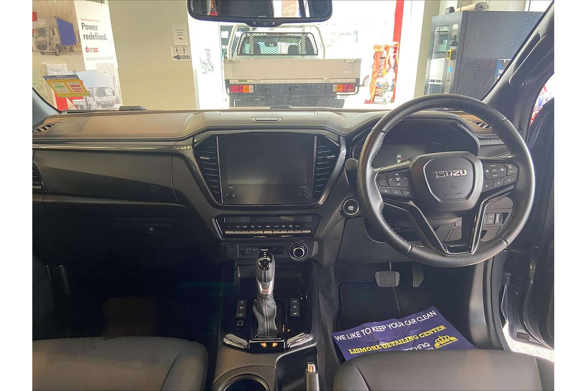 2025 Isuzu D-MAX BLADE  4X4