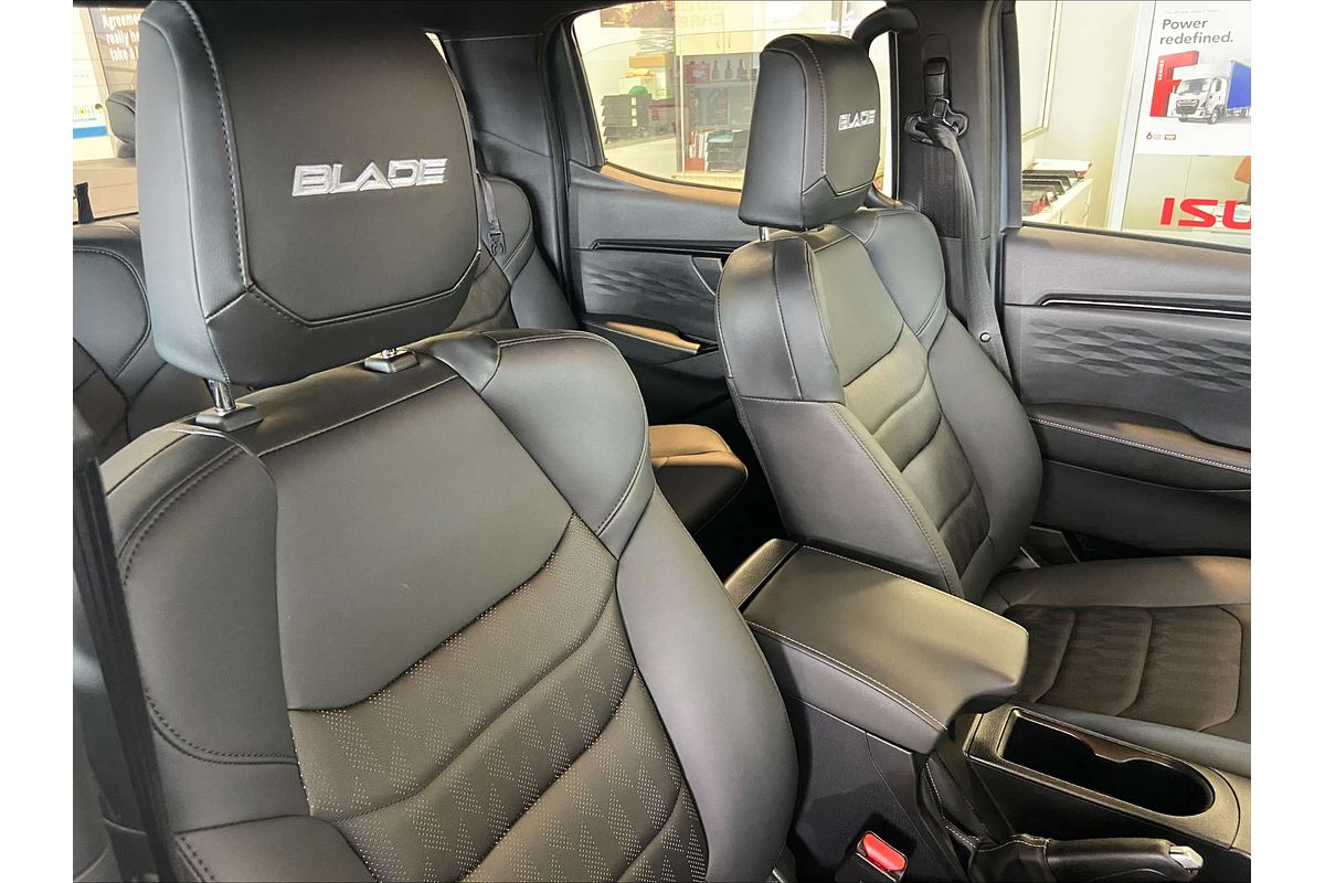 2025 Isuzu D-MAX BLADE  4X4