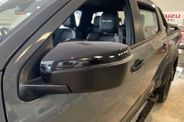 2025 Isuzu D-MAX BLADE  4X4