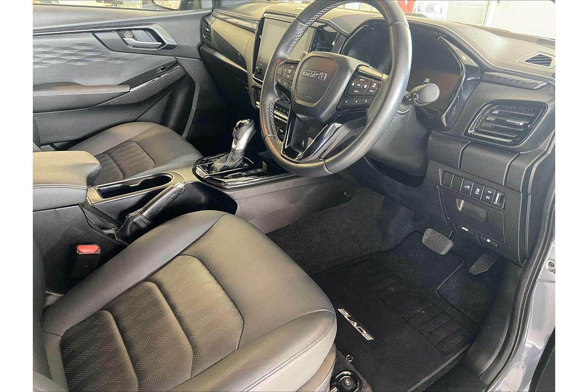 2025 Isuzu D-MAX BLADE  4X4