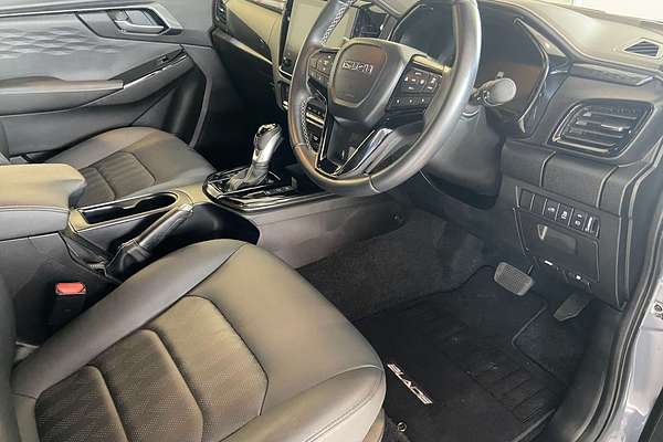 2025 Isuzu D-MAX BLADE  4X4