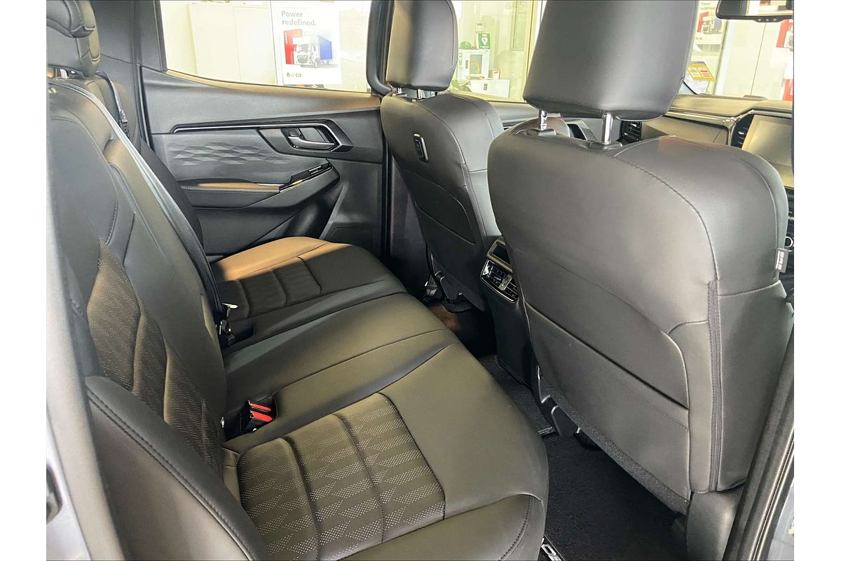 2025 Isuzu D-MAX BLADE  4X4