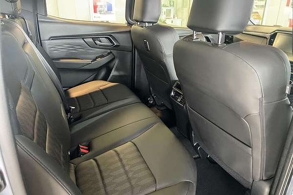 2025 Isuzu D-MAX BLADE  4X4