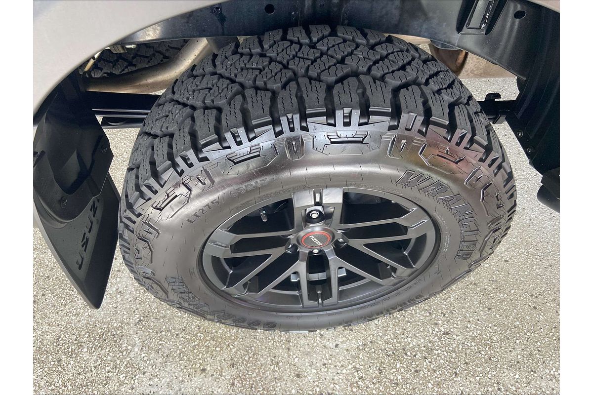 2025 Isuzu D-MAX BLADE  4X4