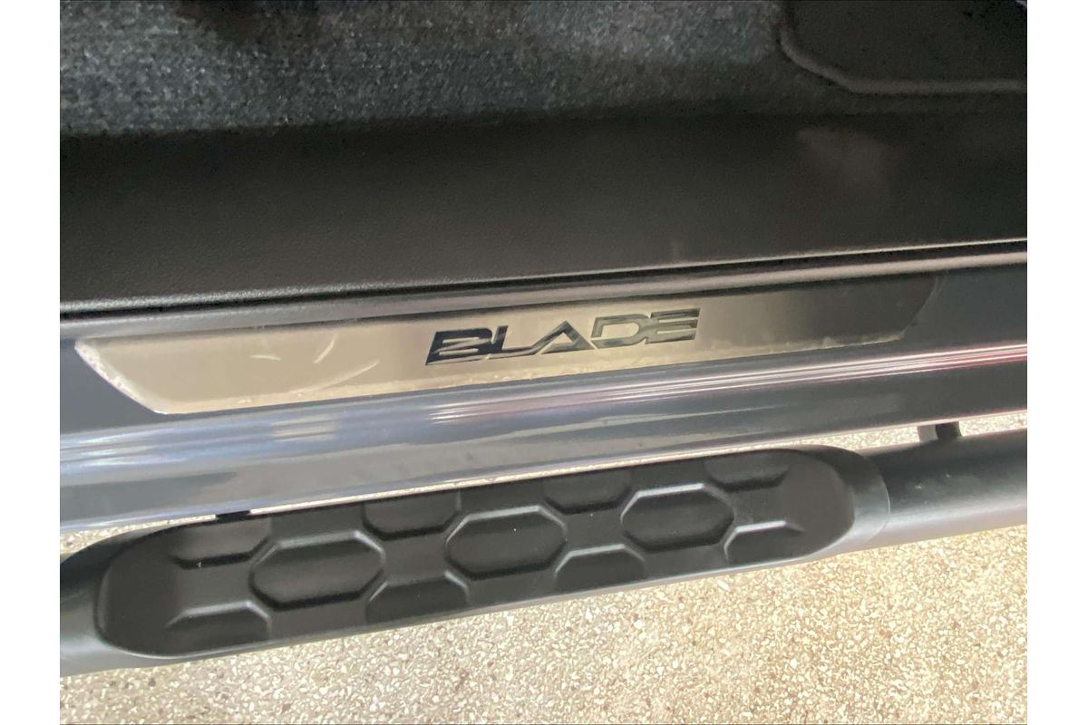 2025 Isuzu D-MAX BLADE  4X4