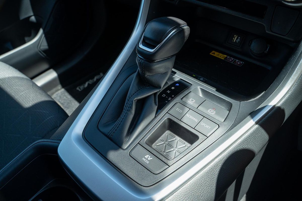 2024 Toyota RAV4 GXL AXAH52R